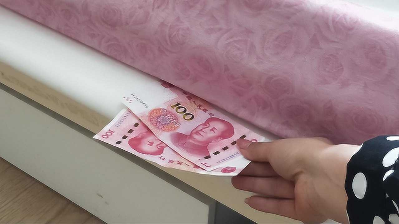 床下放钱有什么说法吗（将钱放在床下是否有特殊含义或说法）