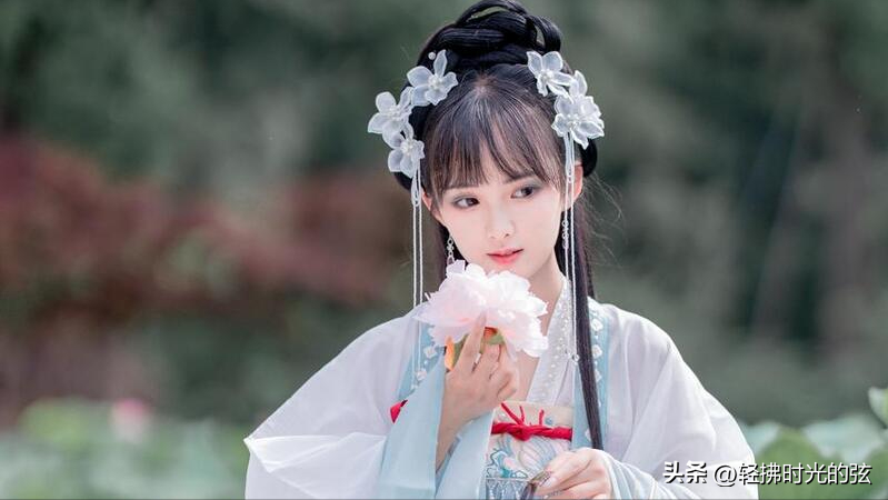 夸赞女人美丽有气质的诗句，诗词赞美美丽与气质并存的女性