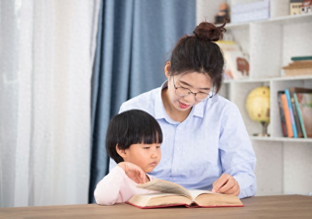 哪些星座女骨子里有教养？教养好的三个星座女解析