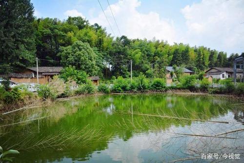 屋前有池塘好还是屋后有池塘好？池塘位置选择有讲究